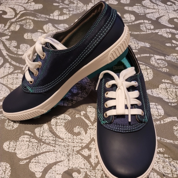 Women's 🌧 Raining Sneaker 👟 NWOT - Picture 2 of 2